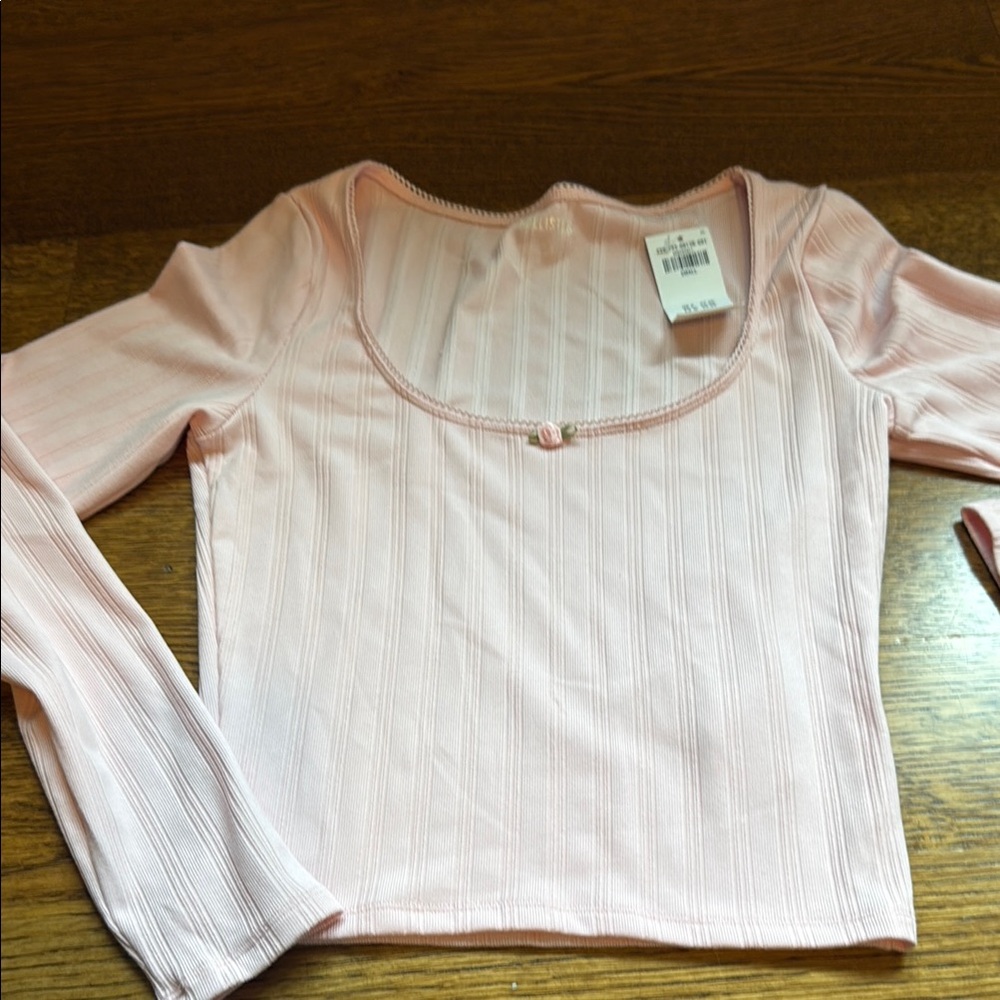 NWT Hollister Pink Ribbed Crop Blouse with Tie Front Size Small